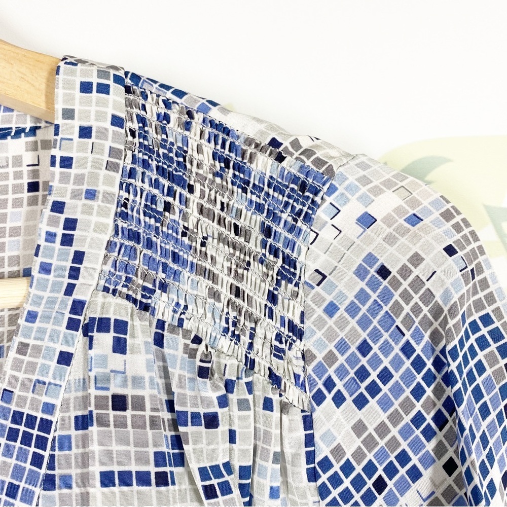 Joie Blue Gray Geometric Square Pixel Print V Neck Blouse M - Picture 3 of 10